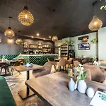 G&t Square Aparthotel