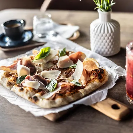 Apartmanhotel G&t Square 4*