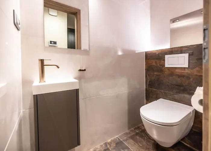 Apartmanhotel G&t Square 4*